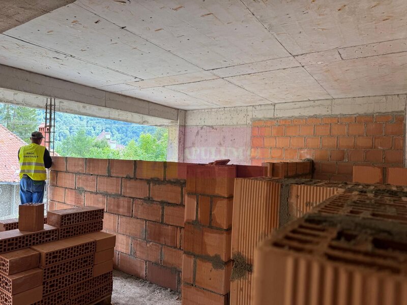 Apartament cu 3 camere cu finisaje de LUX in Sinaia la etaj + mansarda